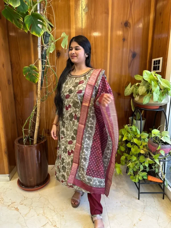 Dola Silk with Jakkard Weaving & Digital Dupatta - M