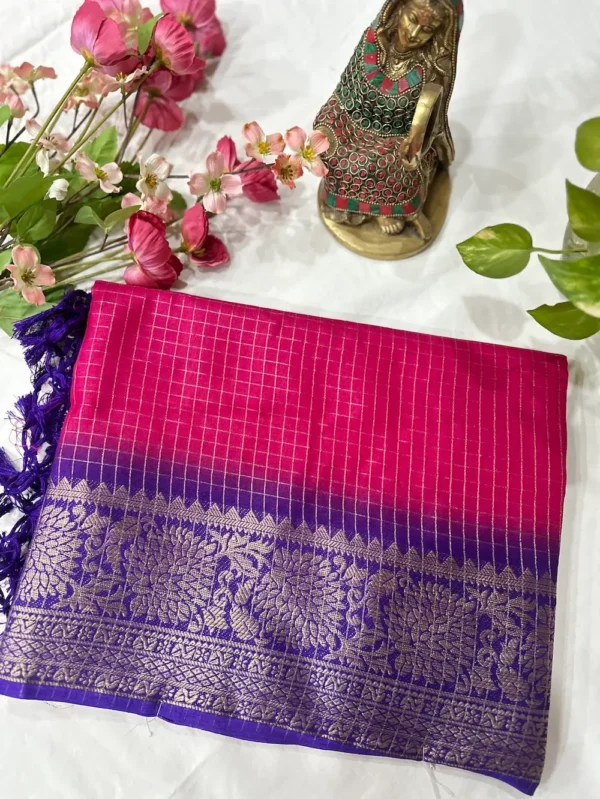 Dola Checks Saree - Pink